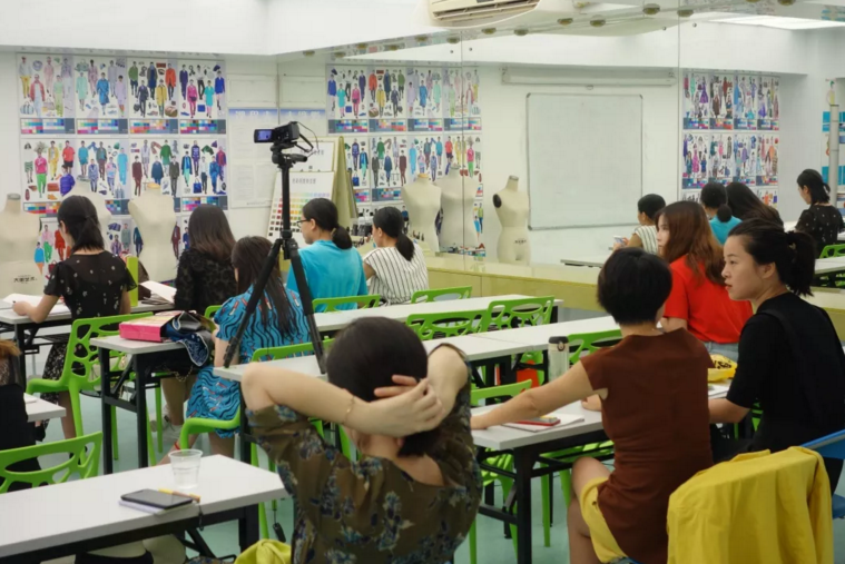 色彩形象顧問 色彩形象顧問