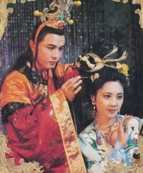 形象設(shè)計(jì) 形象設(shè)計(jì)