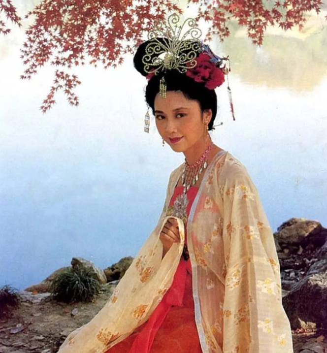 形象設(shè)計(jì) 形象設(shè)計(jì)